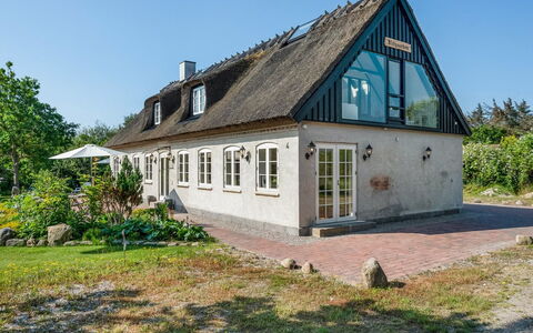 Rebana - 30M from the Sea: Sommerhus, Skur, Hytte, Stuehus, Prærie, Hytte, Lade, Bjælkehytte, Garden Bygninger