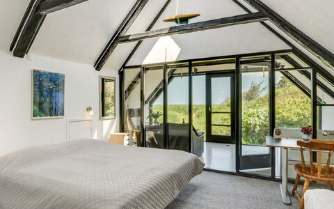 Rebana - 30M from the Sea: Loft, Hjem, Møbel, Værelse, Dagslys, Soveværelse, Design, Attic, Bjælke, Sengetøj