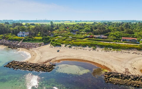 Rebana - 30M from the Sea: Sommerhus, Skur, Hytte, Stuehus, Prærie, Hytte, Lade, Bjælkehytte, Garden Bygninger