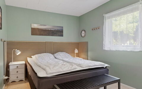 Ømund - 600M to the Fjord: Møbel, Seng, Indretning, Soveværelse, Træ, Etage, Gulvbelægning, Sengetøj, Loft, Sengetøj