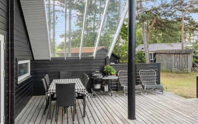 Sahra - 200M from the Sea
