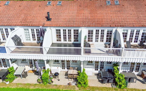 Galia - 2Km from the Sea: Gård, Gårdsplads, Udendørs Møbler, Villa, Hotel, Stueplante, Altan