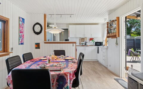 Ludvika - 350M from the Sea: Hjem, Sommerhus, Veranda, Sidespor, Stuehus, Udendørs Struktur