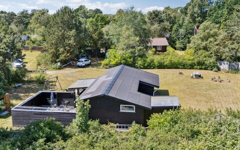 Ludvika - 350M from the Sea: Hjem, Sommerhus, Veranda, Sidespor, Stuehus, Udendørs Struktur