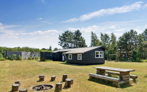Ludvika - 350M from the Sea: Hjem, Sommerhus, Veranda, Sidespor, Stuehus, Udendørs Struktur