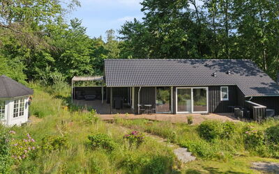 Thora - 800M from the Sea
