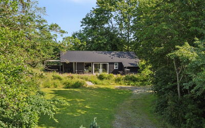 Thora - 800M from the Sea