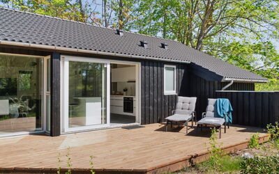 Thora - 800M from the Sea