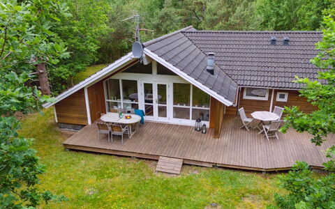 Merina - 700M from the Sea: Sommerhus, Backyard, Gård, Garden Bygninger, Skur, Sidespor, Udendørs Møbler, Bjælkehytte, Udendørs Struktur, Hytte