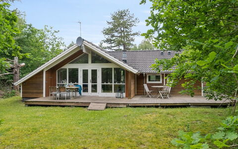 Merina - 700M from the Sea: Sommerhus, Backyard, Gård, Garden Bygninger, Skur, Sidespor, Udendørs Møbler, Bjælkehytte, Udendørs Struktur, Hytte