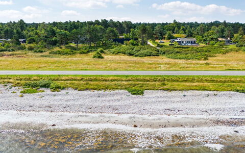 Gjorgje - 100M from the Sea: Tag, Hus, Hjem, Sommerhus, Sidespor, Estate, Indkørsel, Garden Bygninger, Gård, Skur