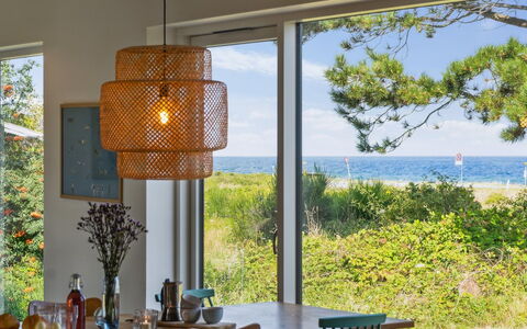 Gjorgje - 100M from the Sea: Tag, Hus, Hjem, Sommerhus, Sidespor, Estate, Indkørsel, Garden Bygninger, Gård, Skur