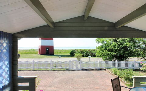 Enrik - 123M from the Sea: Træ, Tag, Arkitektur, Hjem, Hus, Sommerhus, Sidespor, Hårdttræ, Hældning, Estate