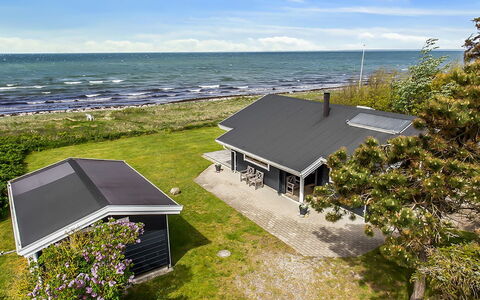 Stacie - 10M from the Sea: Hjem, Sommerhus, Veranda, Sidespor, Stuehus, Udendørs Struktur