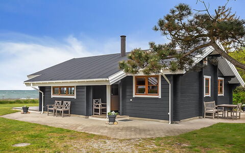 Stacie - 10M from the Sea: Hjem, Sommerhus, Veranda, Sidespor, Stuehus, Udendørs Struktur