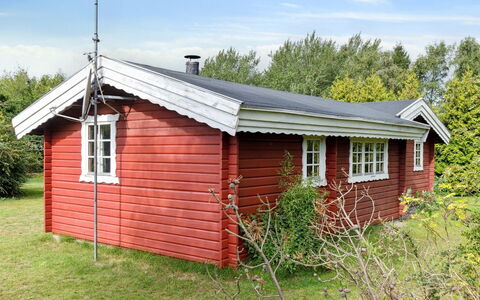 Tuukka - 150M from the Sea: Bygning, Hus, Boligområde, Hjem, Busk, Tag, Sommerhus, Estate, Have