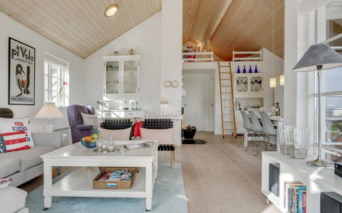 Miika - 100M from the Sea: Træ, Loft, Indretning, Møbel, Hjem, Stue, Værelse, Couch, Lysarmatur, Sommerhus