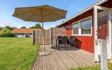 Esther - 700M from the Sea: Tag, Hus, Land Lot, Hjem, Sommerhus, Estate, Garden Bygninger, Skygge, Bjælkehytte, Landscaping