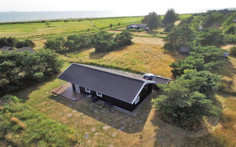 Aksel - 150M from the Sea: Tag, Hus, Land Lot, Hjem, Sommerhus, Estate, Garden Bygninger, Skygge, Bjælkehytte, Landscaping