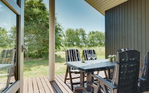 Aksel - 150M from the Sea: Tag, Hus, Land Lot, Hjem, Sommerhus, Estate, Garden Bygninger, Skygge, Bjælkehytte, Landscaping