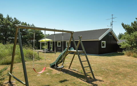 Aksel - 150M from the Sea: Tag, Hus, Land Lot, Hjem, Sommerhus, Estate, Garden Bygninger, Skygge, Bjælkehytte, Landscaping