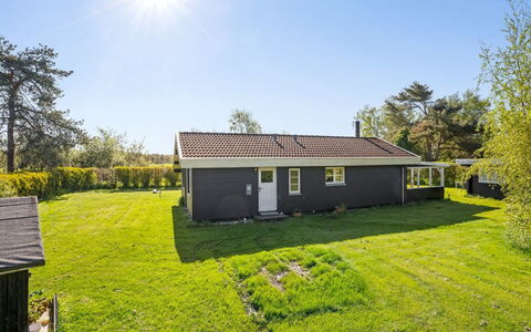 Lamberthus - 600M from the Sea: Hus, Sommerhus, Hjem, Tag, Stuehus, Lawn, Estate, Gård, Have, Garden Bygninger