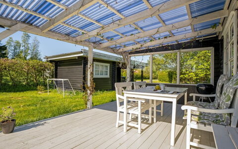 Lamberthus - 600M from the Sea: Træ, Veranda, Tag, Skygge, Dæk, Udendørs Møbler, Have, Udendørs Struktur, Sommerhus, Stol