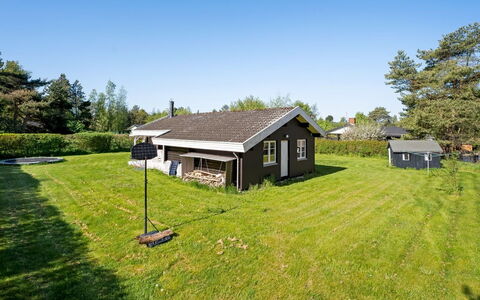 Lamberthus - 600M from the Sea