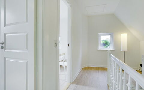 Feikje - 5.5Km from the Sea: Tag, Hjem, Dør, Sommerhus, Skygge, Sidespor, Gård, Estate, Backyard