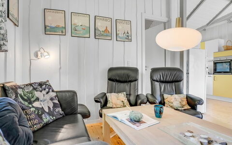 Elijoan - 400M from the Sea: Boligområde, Tag, Forstad, Indkørsel, Estate, Skorsten