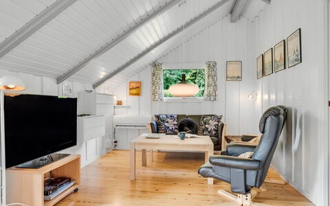 Elijoan - 400M from the Sea: Boligområde, Tag, Forstad, Indkørsel, Estate, Skorsten