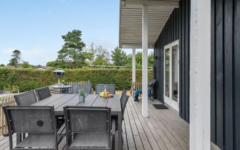 Asya - 600M from the Sea: Blå, Busk, Sommerhus, Bunddække, Have, Estate, Skygge, Landscaping, Stuehus, Eco Hotel