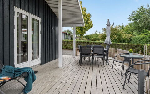 Asya - 600M from the Sea: Blå, Busk, Sommerhus, Bunddække, Have, Estate, Skygge, Landscaping, Stuehus, Eco Hotel