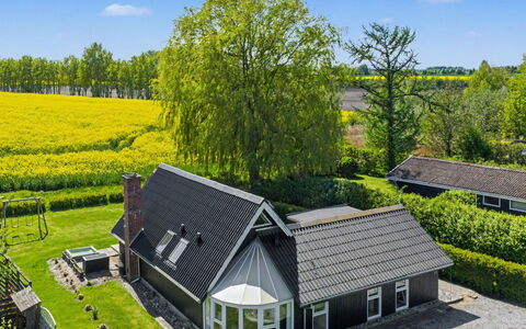 Elbert - 100M from the Sea: Træ, Have, Backyard, Land Lot, Hjem, Tag, Skygge, Dæk, Hårdttræ, Gård