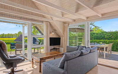 Elbert - 100M from the Sea