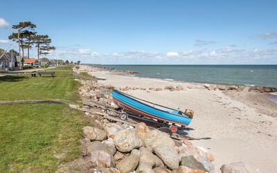 Aleksa - 400M from the Sea