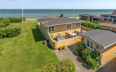 Hwitserk - 5M from the Sea: Boligområde, Tag, Forstad, Indkørsel, Estate, Skorsten