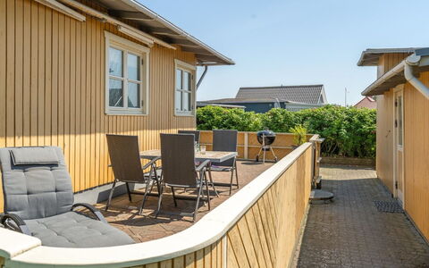 Hwitserk - 5M from the Sea: Boligområde, Tag, Forstad, Indkørsel, Estate, Skorsten