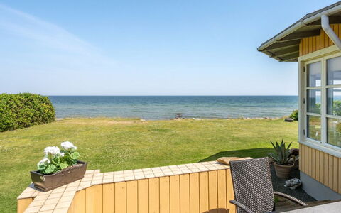 Hwitserk - 5M from the Sea: Boligområde, Tag, Forstad, Indkørsel, Estate, Skorsten
