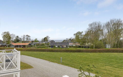 Bleike - 250M from the Sea: Blå, Busk, Sommerhus, Bunddække, Have, Estate, Skygge, Landscaping, Stuehus, Eco Hotel