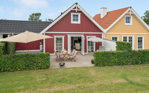 Eike - 250M from the Sea: Plantesamfund, Sollys, Urteagtig Plante, Have, Plantation, Landbrug, Farm