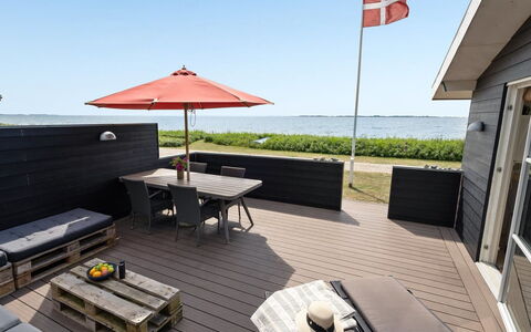 Akseline - 20M from the Sea: Blå, Busk, Sommerhus, Bunddække, Have, Estate, Skygge, Landscaping, Stuehus, Eco Hotel