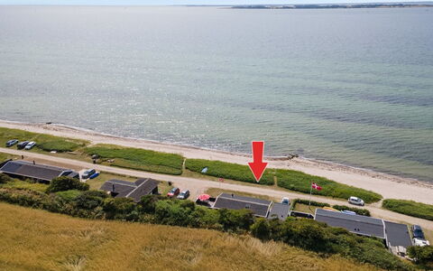 Akseline - 20M from the Sea: Blå, Busk, Sommerhus, Bunddække, Have, Estate, Skygge, Landscaping, Stuehus, Eco Hotel