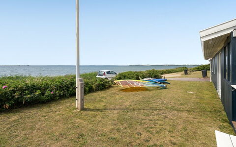Pellervo - 20M from the Sea: Tag, Hjem, Hus, Sidespor, Sommerhus, Kompositmateriale, Dør, Skydevindue, Estate, Skorsten