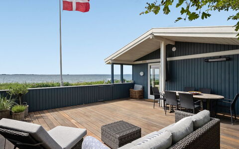 Pellervo - 20M from the Sea: Tag, Hus, Land Lot, Hjem, Sommerhus, Estate, Garden Bygninger, Skygge, Bjælkehytte, Landscaping