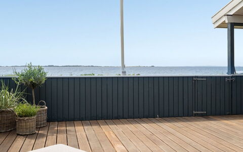 Pellervo - 20M from the Sea: Tag, Hus, Land Lot, Hjem, Sommerhus, Estate, Garden Bygninger, Skygge, Bjælkehytte, Landscaping