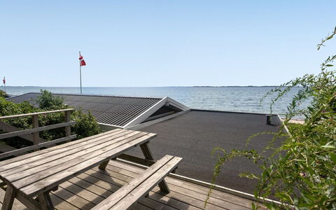 Pellervo - 20M from the Sea: Tag, Hus, Land Lot, Hjem, Sommerhus, Estate, Garden Bygninger, Skygge, Bjælkehytte, Landscaping