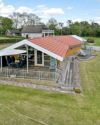 Hjalmar - 400M from the Sea