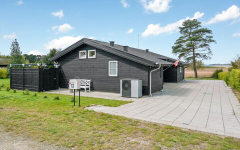 Antti - 350M from the Sea: Plantesamfund, Sollys, Urteagtig Plante, Have, Plantation, Landbrug, Farm