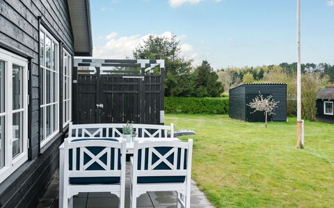 Antti - 350M from the Sea: Plantesamfund, Sollys, Urteagtig Plante, Have, Plantation, Landbrug, Farm